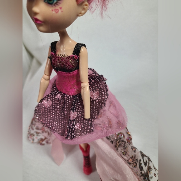 Ever After High Doll Thronecoming CA Cupid Doll- TLC Missing Hands, Ripped Dress - Picture 8 of 10